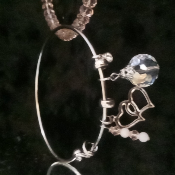 Three bangle bracelet's lots of charm one beaded bangle all expandable.in silver - Picture 5 of 9